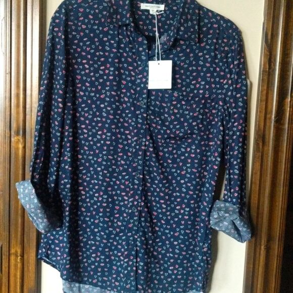 Beach Lunch Lounge Alana Heart and Kiss print button down- long sleeve top - Picture 12 of 14